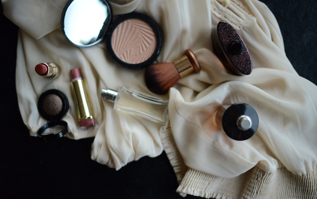 進(jìn)口化妝品備案代理報關(guān)