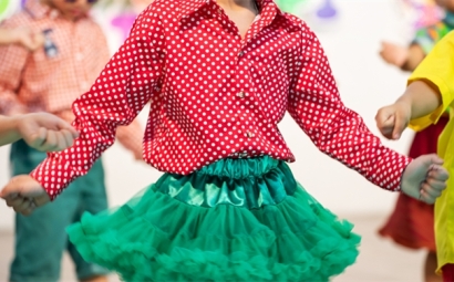 演出服裝暫時進(jìn)出口報(bào)關(guān)怎么操作?