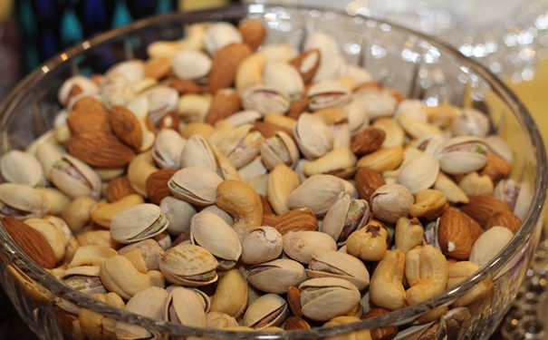 進口堅果怎么運輸?shù)絿鴥葓箨P,堅果如何報關 進口堅果報關